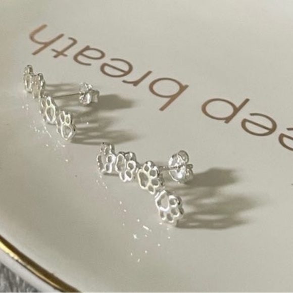 Sterling Silver 925 Paw Print Crawler earrings - Picture 7 of 7
